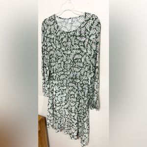 Old Navy Green and White Long Sleeve Floral Dress